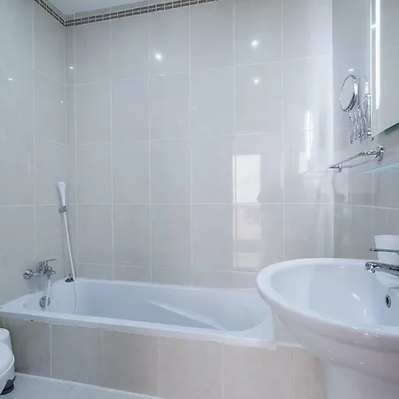 Modern 2br With Pool Apartamento *