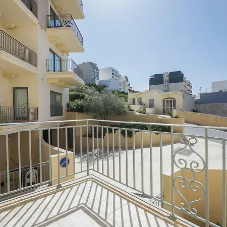 Modern 2br With Pool Apartamento